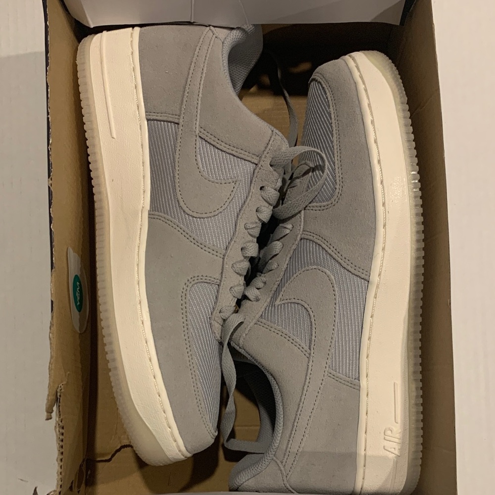 NWB Nike Air Force 1 07 LV8 Smoke Gray Mens Sneakers sz 9.5 - Picture 10 of 14